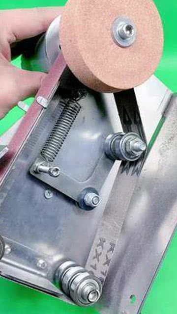 砂輪打磨與砂帶拋光 高效率五金工具的性能解析與應用優勢